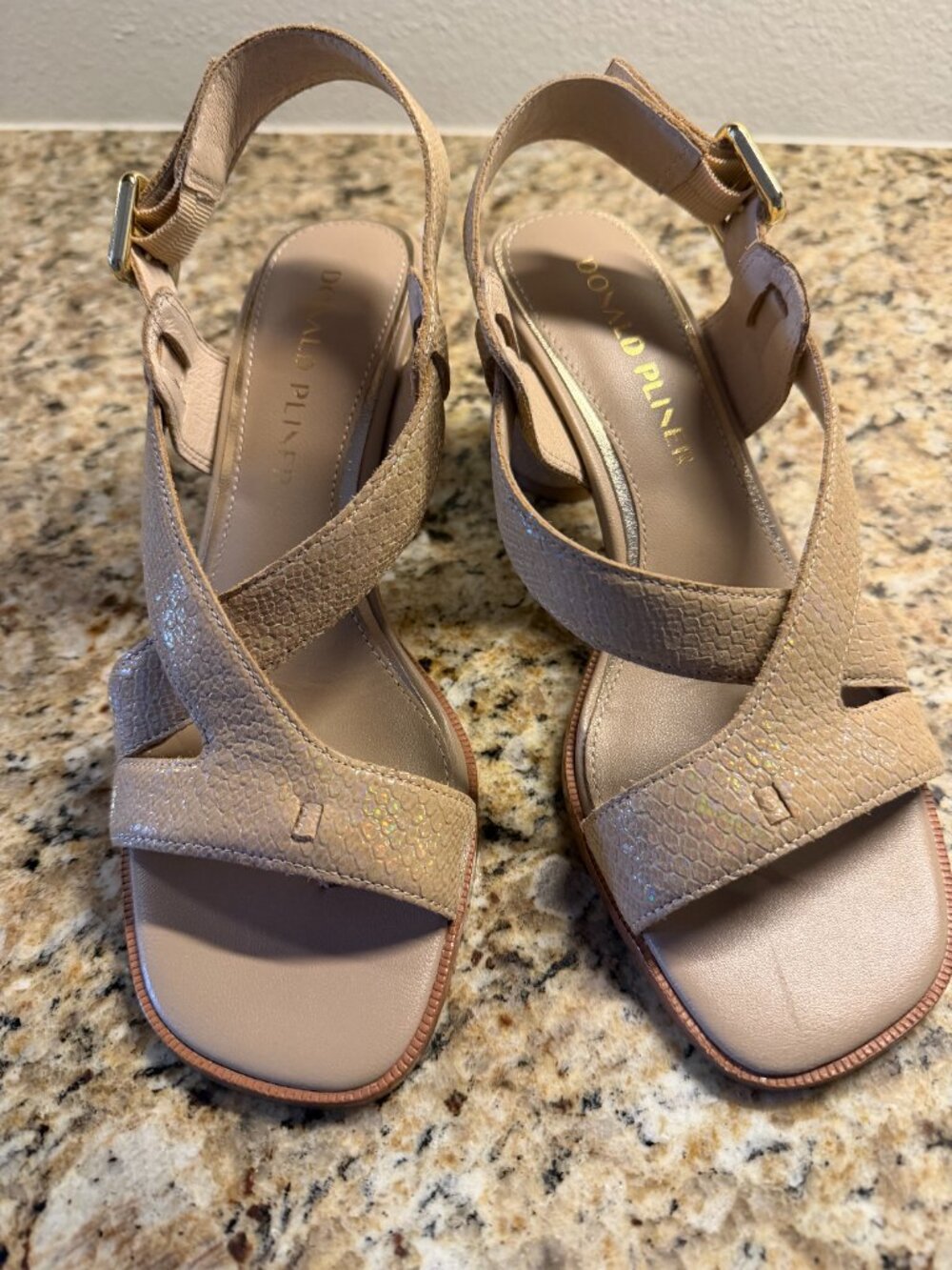 Donald Pliner Vlora sandals size 6.5
